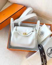 Load image into Gallery viewer, HERMES 2024 Swift Calfskin Leather Mini Lindy Handbag / White / GHW