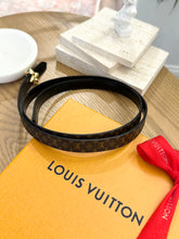 Load image into Gallery viewer, LOUIS VUITTON 2024 LV Mini Flowergram 15mm Reversible Belt - Black - 90cm