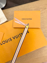Load image into Gallery viewer, LOUIS VUITTON Monogram Empreinte Leather Zippy Coin Holder in Rose Poudre