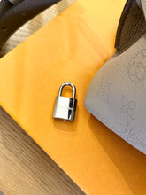 Load image into Gallery viewer, LOUIS VUITTON 2024 Muria Mahina Leather Bucket Bag in Galet Gray