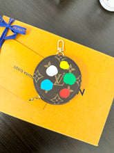 Load image into Gallery viewer, ▪️SOLD▪️LOUIS VUITTON 2023 LV x YK Multi Pochette Accessories Monogram Round Coin Purse