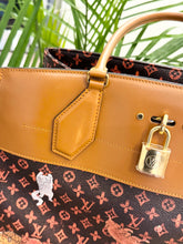 Load image into Gallery viewer, • LIMITED EDITION • LOUIS VUITTON Catogram City Steamer Cabas XXL Tote Bag
