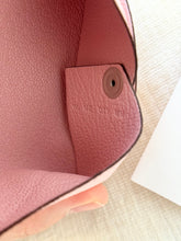 Load image into Gallery viewer, Hermes 2024 Chevre Mysore Calvi Card Holder- Rose Sakura