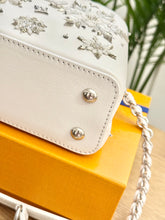 Load image into Gallery viewer, LOUIS VUITTON 2024 - LIMITED EDITION - Capucines Mini Ski Snowflake Satchel Bag