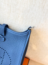 Load image into Gallery viewer, HERMES 2025 Evelyne TPM 16 Clemence Leather Amazone Bag / Bleu Tie / PHW