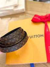 Load image into Gallery viewer, LOUIS VUITTON 2024 LV Mini Flowergram 15mm Reversible Belt - Black - 90cm