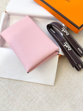 Load image into Gallery viewer, Hermes 2024 Chevre Mysore Calvi Card Holder- Rose Sakura