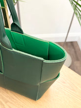 Load image into Gallery viewer, BOTTEGA VENETA Medium Arco Tote Bag in Raintree
