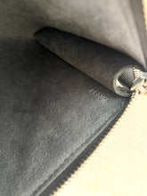 Load image into Gallery viewer, LOUIS VUITTON Epi Leather Pochette Accessoires / Black