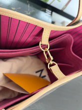Load image into Gallery viewer, LOUIS VUITTON 2022 Monogram Neverfull MM Tote in Pivoine Pink
