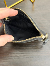 Load image into Gallery viewer, GUCCI Guccisima Leather Key Case in Black