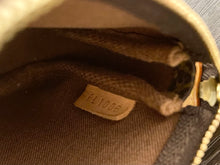 Load image into Gallery viewer, LOUIS VUITTON Monogram Mini Pochette Accessoires