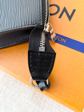 Load image into Gallery viewer, LOUIS VUITTON Epi Leather Pochette Accessoires / Black
