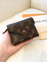Load image into Gallery viewer, LOUIS VUITTON Monogram Canvas Victorine Compact Wallet
