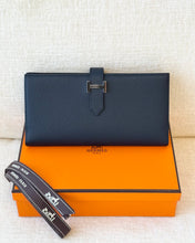 Load image into Gallery viewer, HERMES 2022 Bearn Wallet in Bleu Indigo / Epsom Leather
