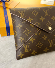 Load image into Gallery viewer, LOUIS VUITTON Monogram Large Kirigami Pochette