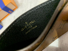 Load image into Gallery viewer, LOUIS VUITTON 2021 Monogram Reverse Canvas Card Holder