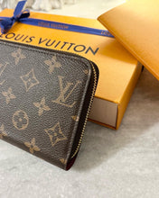 Load image into Gallery viewer, LOUIS VUITTON Monogram Zippy Wallet in Fuchsia