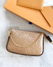 Load image into Gallery viewer, Louis Vuitton 2022 Mini Pochette Accessories Monogram Vernis Leather Chain Bag