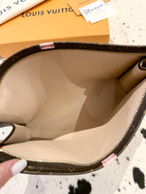 Load image into Gallery viewer, LOUIS VUITTON Monogram LIMITED EDITION Summer Trunks Toiletry Pouch 26