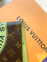 Load image into Gallery viewer, LOUIS VUITTON Monogram Villes D'europe City Guide Notebook Cover