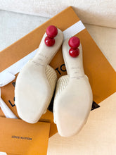 Load image into Gallery viewer, 🍒 LOUIS VUITTON LV x TM Takashi Murakami Raffia Cherry Cherie Mule / (EU) 38.5
