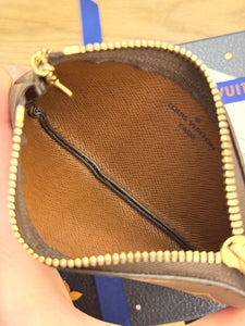 LOUIS VUITTON 2024 Monogram Cles Chain Key Pouch
