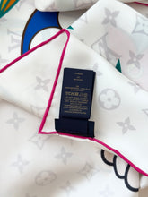 Load image into Gallery viewer, LOUIS VUITTON 2025 LV x TM Monogram Superflat Square 90
