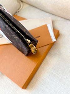 LOUIS VUITTON 2025 LV x TM Takashi Murakami Monogram Toiletry Pouch 26 - Large