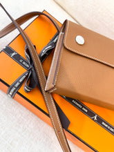 Load image into Gallery viewer, 🤎NEW! Hermès Hermesnap Wallet / Gold / Epsom / Palladium Hardware
