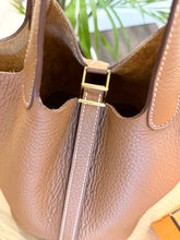 Load image into Gallery viewer, [SOLD] HERMES Taurillon Clemence Picotin Lock 18 PM Bucket Bag in Gold

