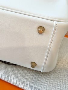 HERMES 2024 Swift Calfskin Leather Mini Lindy Handbag / White / GHW