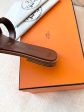 Load image into Gallery viewer, Hermes Embroidered Calfskin Oran Sandals / Gold / (EU)38
