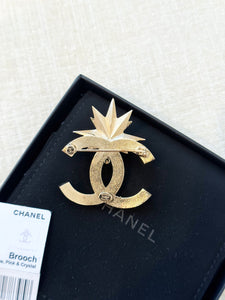 CHANEL 23P Classic CC Logo Gold, Blue, Pink & Crystal Brooch