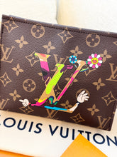 Load image into Gallery viewer, LOUIS VUITTON 2025 LV x TM Takashi Murakami Monogram Toiletry Pouch 19 - Medium
