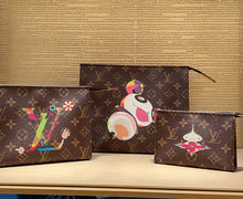 Load image into Gallery viewer, LOUIS VUITTON 2025 LV x TM Takashi Murakami Monogram Toiletry Pouch 26 - Large
