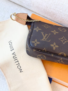 LOUIS VUITTON Monogram Canvas Mini Pochette Accessories