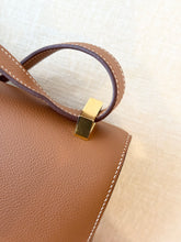 Load image into Gallery viewer, ✨TIMELESS✨Hermès Constance 24 Gold / Evercolor / Gold Hardware
