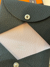 Load image into Gallery viewer, ✨NEW✨2025 Hermes Calvi Verso Card Holder / Bleu Océan / Mauve Pâle

