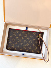 Load image into Gallery viewer, LOUIS VUITTON Neverfull MM Monogram Pochette Wristlet Pouch - Cherry
