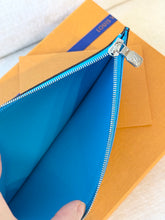 Load image into Gallery viewer, 💙 NEW!! LOUIS VUITTON 2025 Monogram Zippy Coin Purse / Gaston Blue
