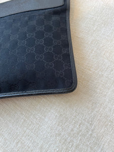 GUCCI Unisex GG Monogram Messenger Crossbody Bag / Black