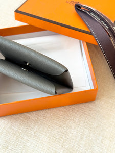 Hermes Evercolor Calfskin Calvi Card Holder / Gris Meyer / 2022