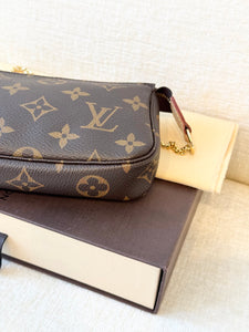 LOUIS VUITTON Monogram Canvas Mini Pochette Accessories