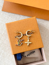 Load image into Gallery viewer, ✨NEW✨LOUIS VUITTON 2025 LV x TM Takashi Murakami Superflat Earrings
