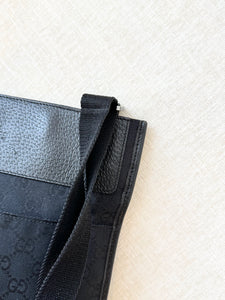 GUCCI Unisex GG Monogram Messenger Crossbody Bag / Black