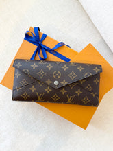 Load image into Gallery viewer, 💙 NEW!! LOUIS VUITTON 2025 Monogram Kirigami Organizer / Gaston Blue

