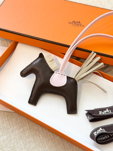 🐎✨NEW✨2025 Hermes Rodeo PM Charm / Chocolat / Craie / Rose Darling