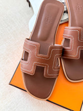 Load image into Gallery viewer, Hermes Embroidered Calfskin Oran Sandals / Gold / (EU)38
