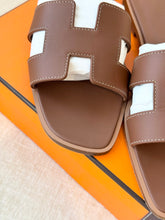 Load image into Gallery viewer, ✨ICONIC✨Hermes Women’s Calfskin Oran Sandals / Gold / (EU)38.5
